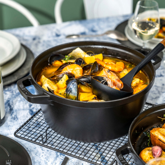  Set of 2 Staub cast iron cookware with lid - 24 cm, Black - 2