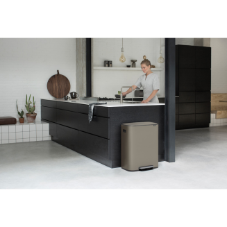 Brabantia Bo waste bin 60l platinum - 9