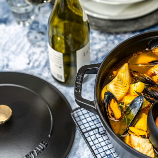  Set of 3 Staub cast iron cookware with lid - 24 cm, Black - 9