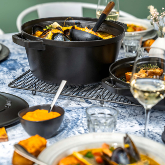  Set of 3 Staub cast iron cookware with lid - 24 cm, Black - 8
