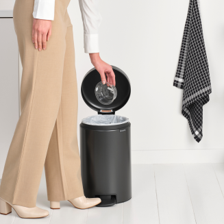 Kosz łazienkowy Brabantia NewIcon 12l Confident Grey - 6