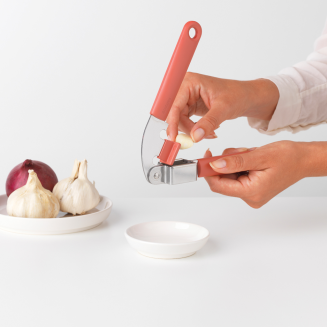  Brabantia Tasty+ Terracotta Pink garlic press - 3