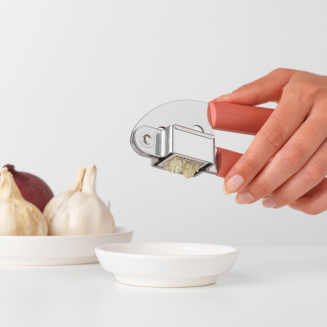  Brabantia Tasty+ Terracotta Pink garlic press - 4