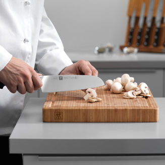  Zwilling Pro Santoku knife - 18 cm - 4