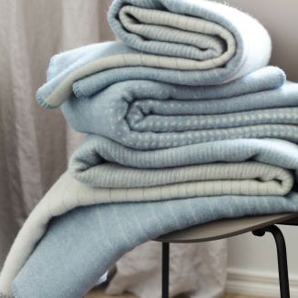 Koc Lapuan Kankurit JUHANNUS white-blue 100x150 cm - 5