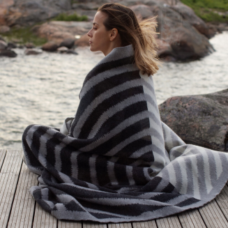 Koc Lapuan Kankurit METSALAMPI white-grey-black 130x200 cm - 4