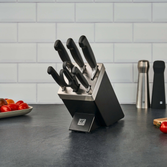  Set of 5 knives in a Zwilling Four Star self-sharpening block - Black - 13