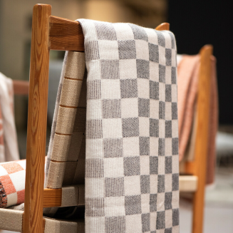  Lapuan Kankurit Shakki blanket beige-black-white 130x180 cm - 4