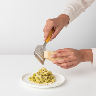  Brabantia Tasty+ Honey Yellow cheese knife with grater - 3
