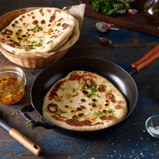  Staub cast iron frying pan with wooden handle - 24 cm - 5