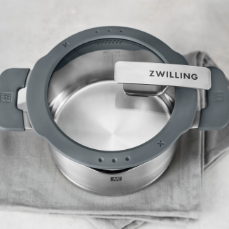  Set of 4 Zwilling Simplify pots - 14