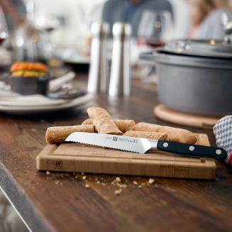  Universal knife with serrations 15.1 Zwilling Pro - 13 cm - 7