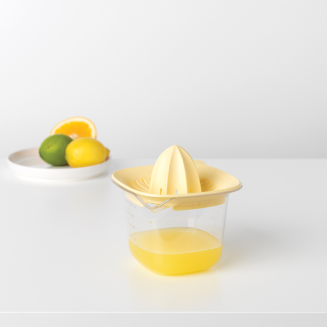  Brabantia Tasty+ Vanilla Yellow citrus juicer with measuring cup - 2