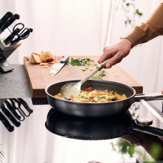 Patelnia płytka Zwilling Joy Plus 20 cm - 4