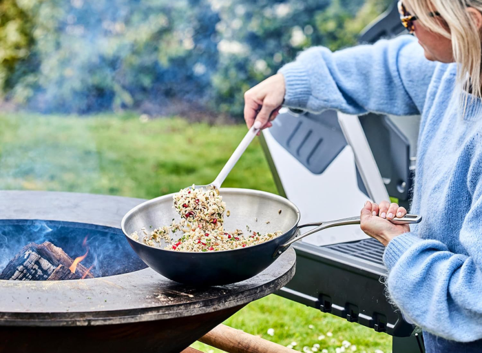 Demeyere Black 5. An excellent series of cookware for grilling and cooking in the garden.