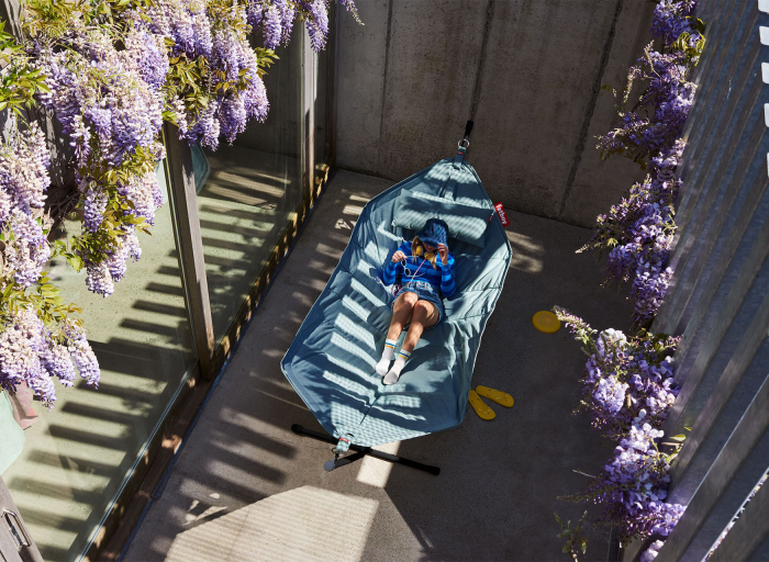 Spring relaxation in style. Fatboy Headdemock hammocks with cover for FREE.